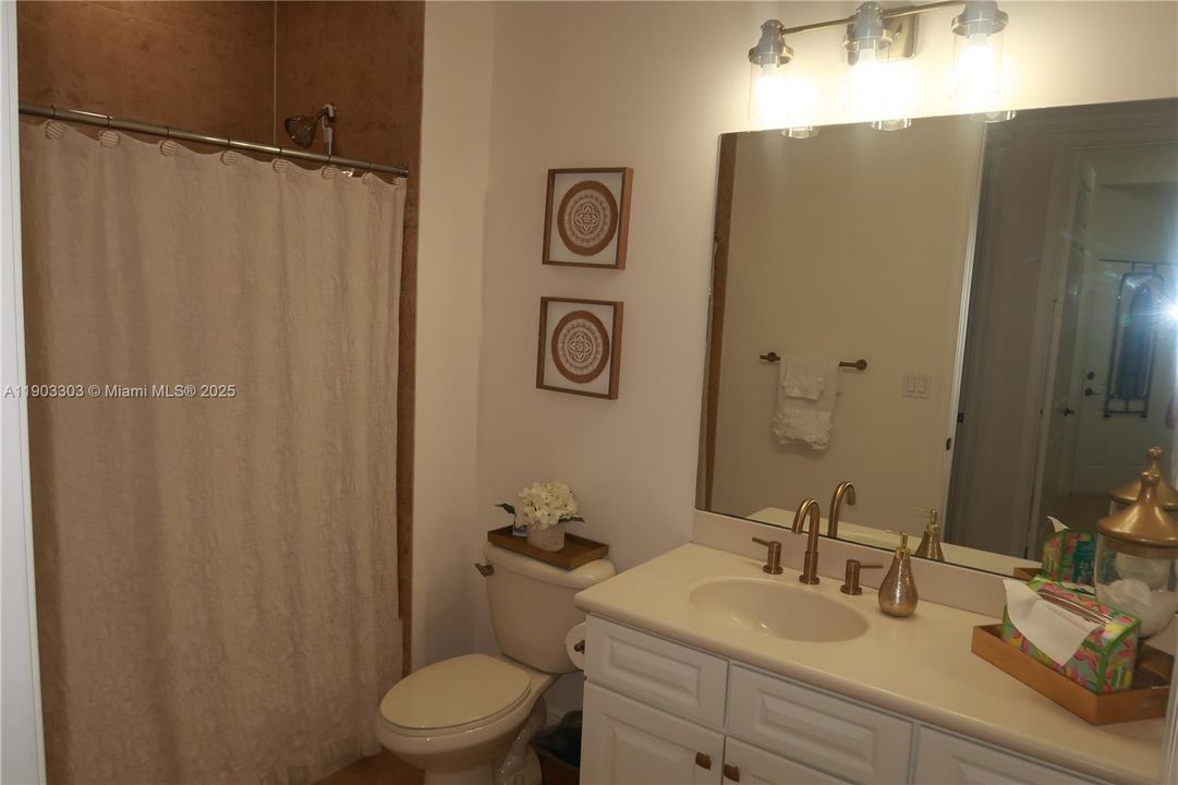 For Rent: $5,500 (2 beds, 2 baths, 1829 Square Feet)