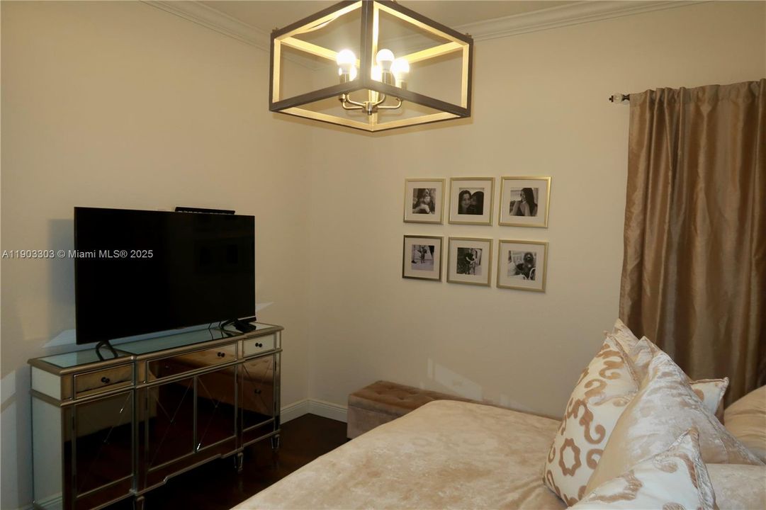 For Rent: $5,500 (2 beds, 2 baths, 1829 Square Feet)