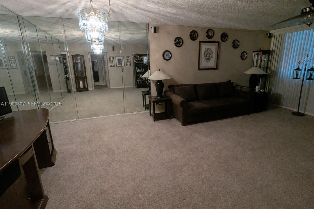 For Sale: $209,000 (2 beds, 2 baths, 1168 Square Feet)