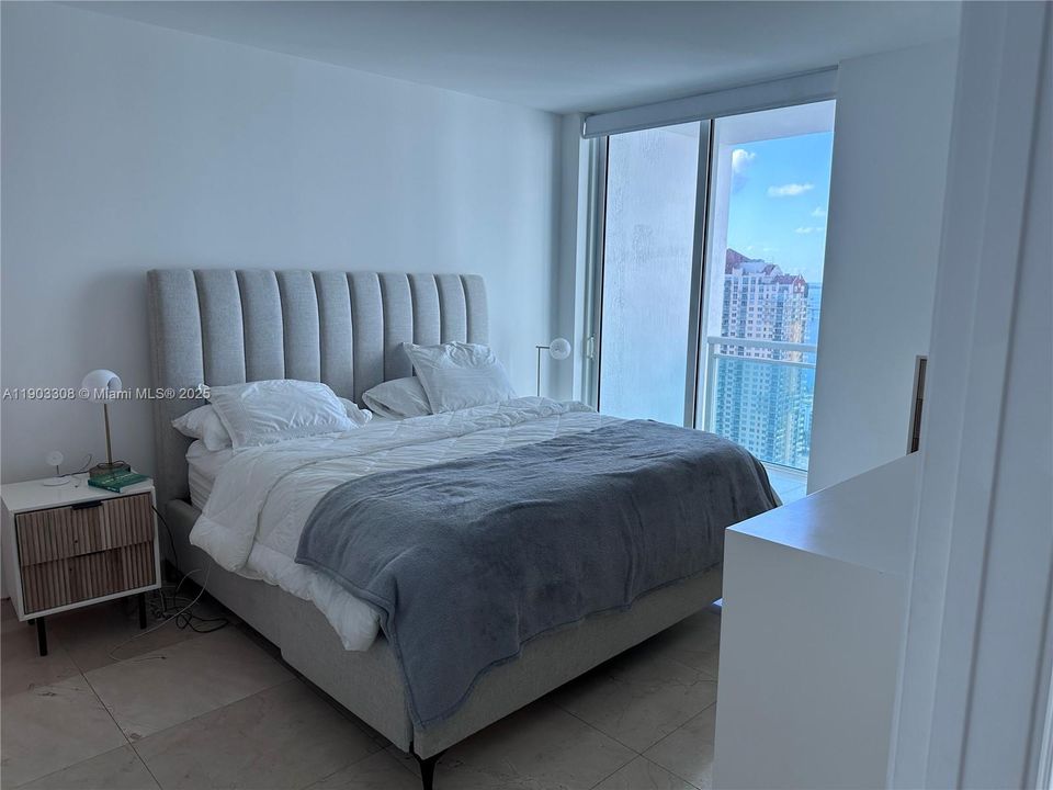 For Rent: $5,500 (2 beds, 2 baths, 1101 Square Feet)