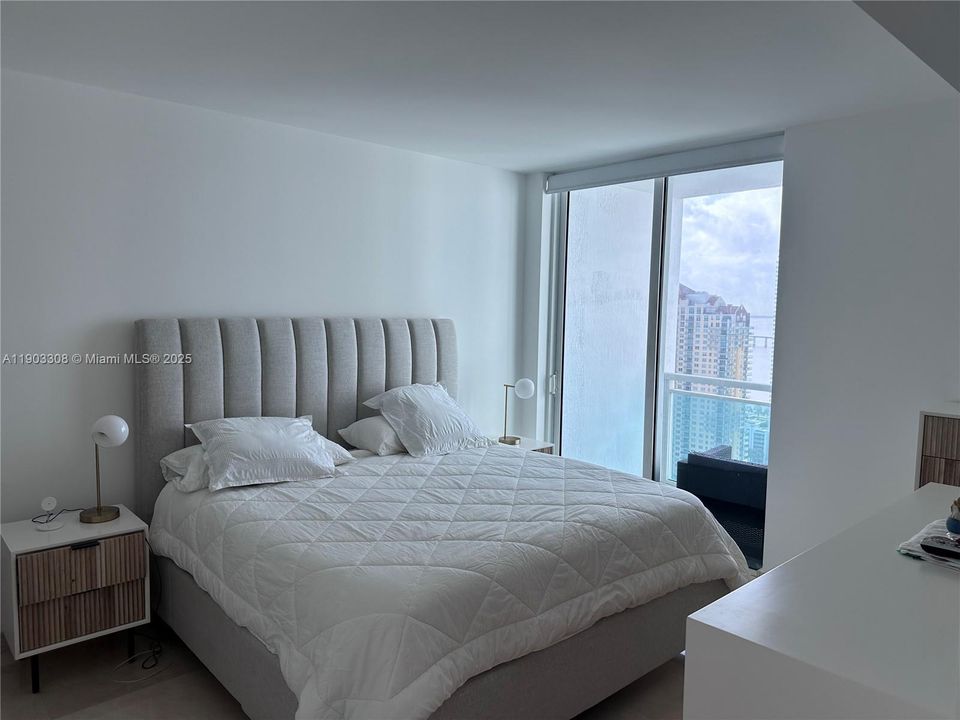 For Rent: $5,500 (2 beds, 2 baths, 1101 Square Feet)