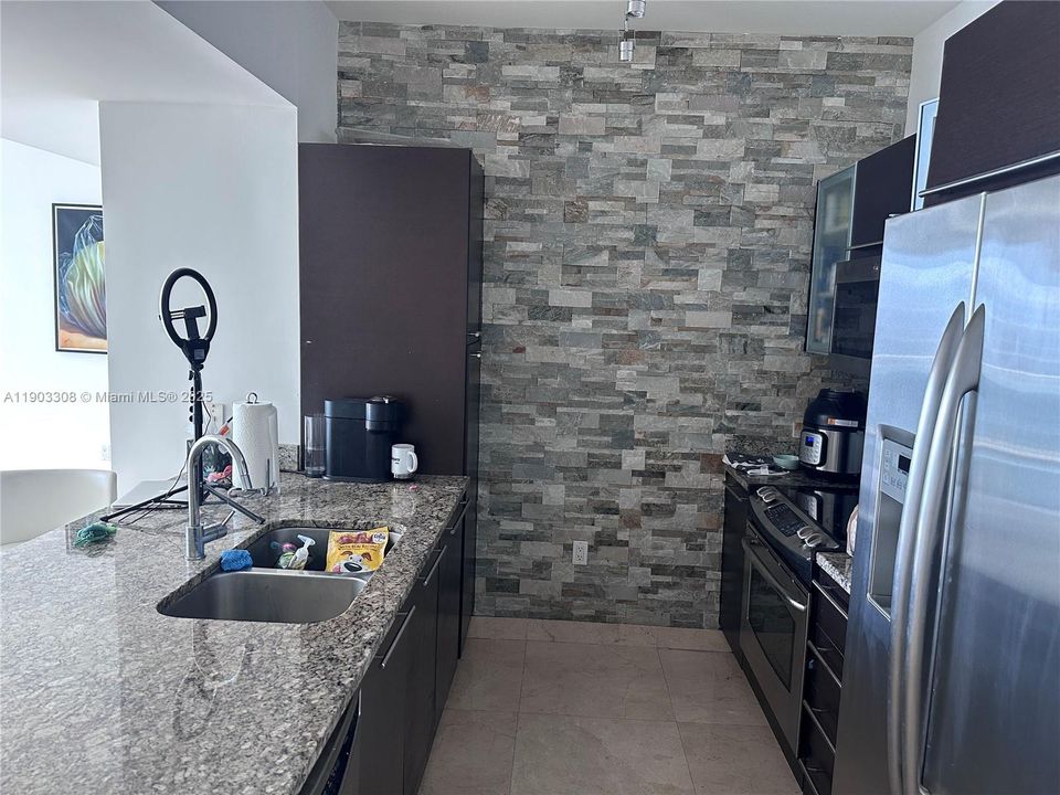 For Rent: $5,500 (2 beds, 2 baths, 1101 Square Feet)