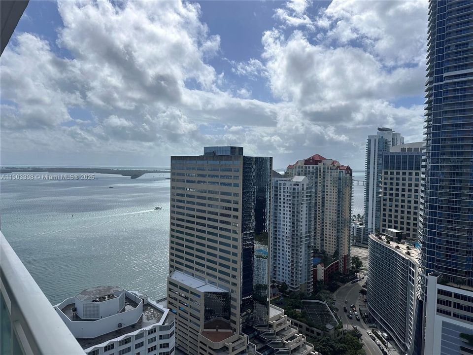 For Rent: $5,500 (2 beds, 2 baths, 1101 Square Feet)