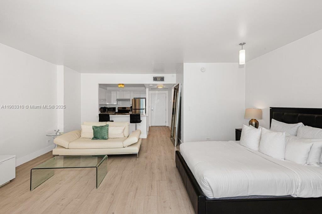 Active With Contract: $7,500 (0 beds, 1 baths, 600 Square Feet)