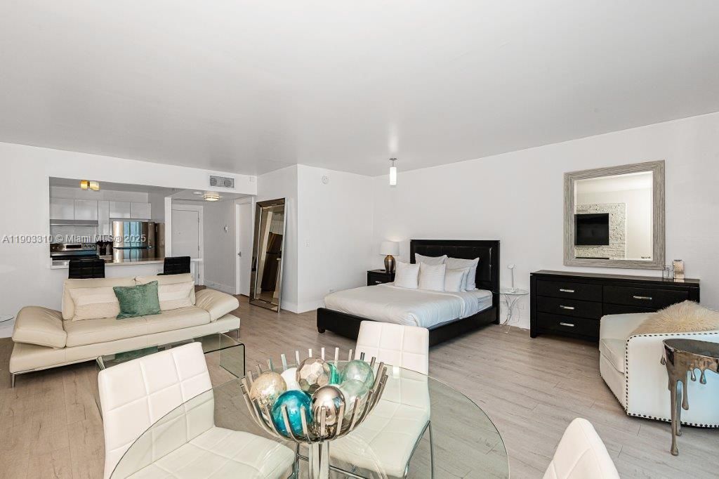 Active With Contract: $7,500 (0 beds, 1 baths, 600 Square Feet)