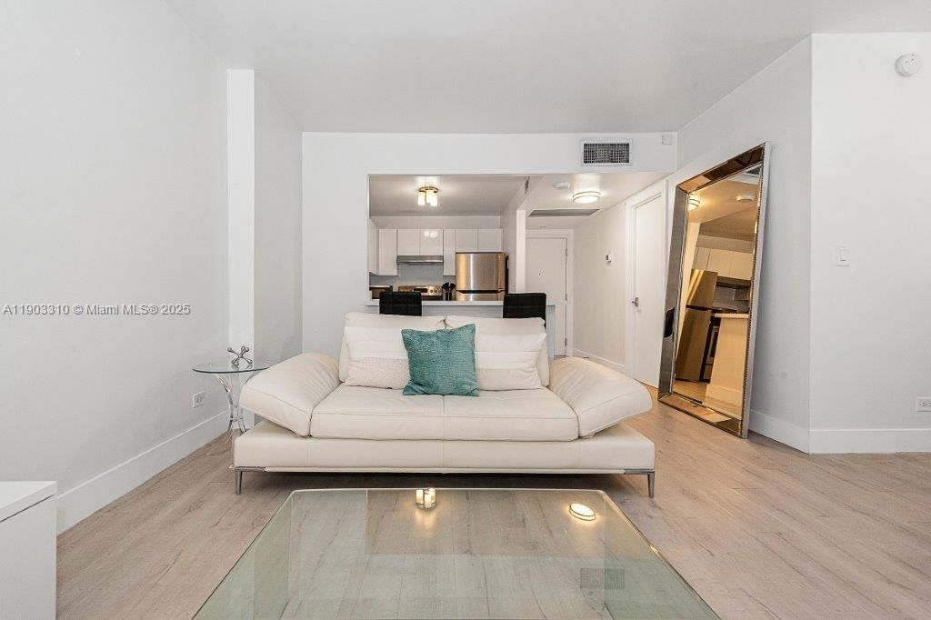 Active With Contract: $7,500 (0 beds, 1 baths, 600 Square Feet)