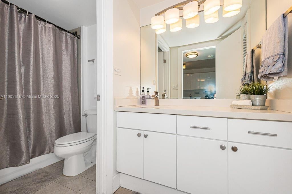 Active With Contract: $7,500 (0 beds, 1 baths, 600 Square Feet)