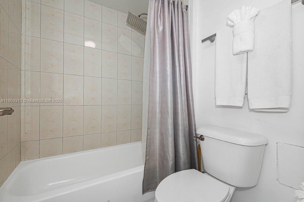 Active With Contract: $7,500 (0 beds, 1 baths, 600 Square Feet)