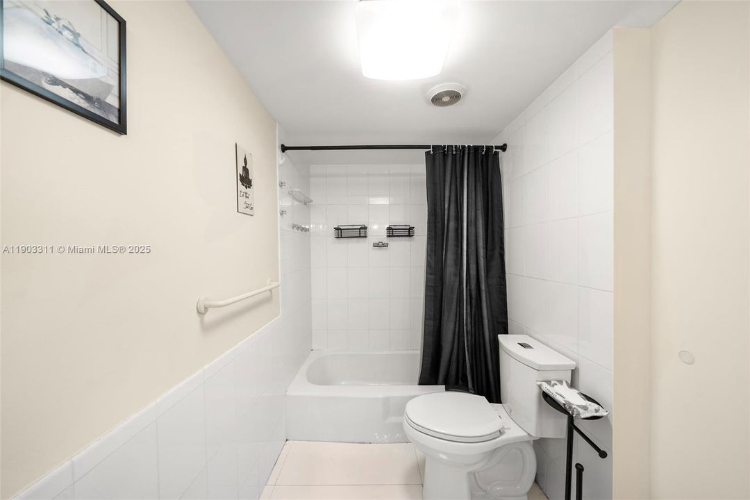 For Rent: $3,050 (2 beds, 2 baths, 1465 Square Feet)