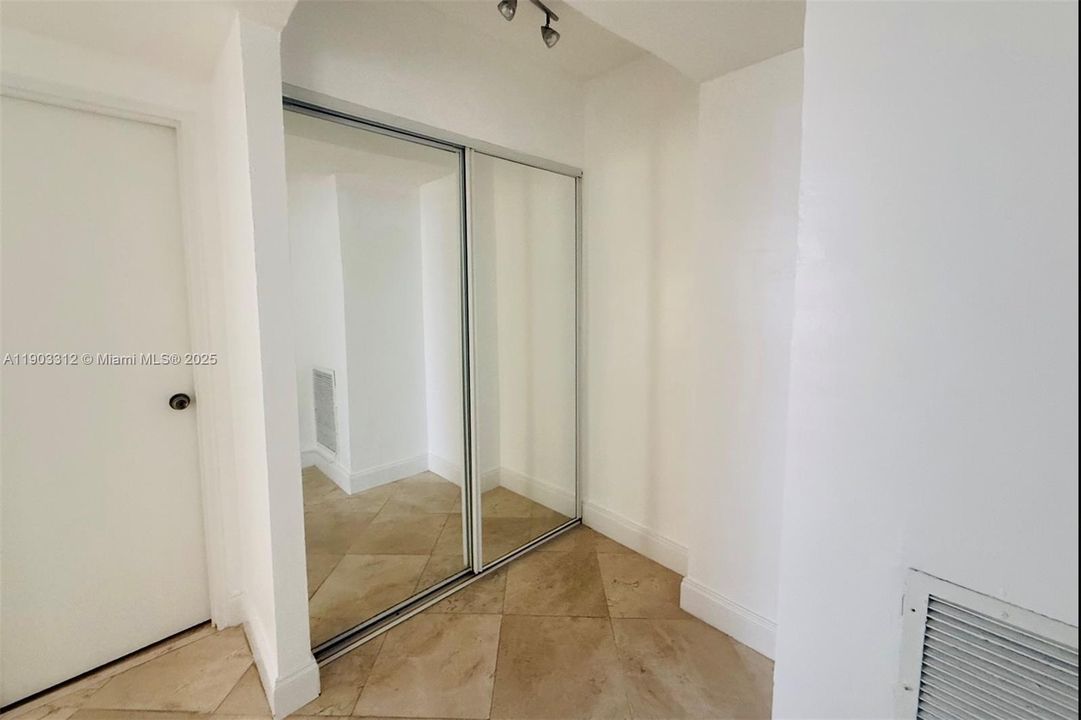 En Venta: $699,000 (2 camas, 2 baños, 1514 Pies cuadrados)