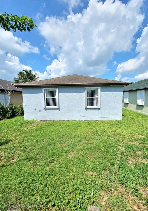 待售: $387,000 (3 贝兹, 1 浴室, 1125 平方英尺)