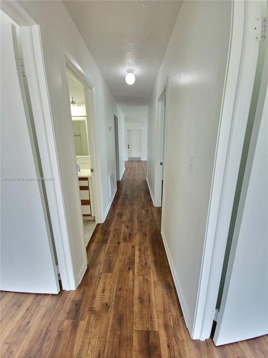 待售: $387,000 (3 贝兹, 1 浴室, 1125 平方英尺)