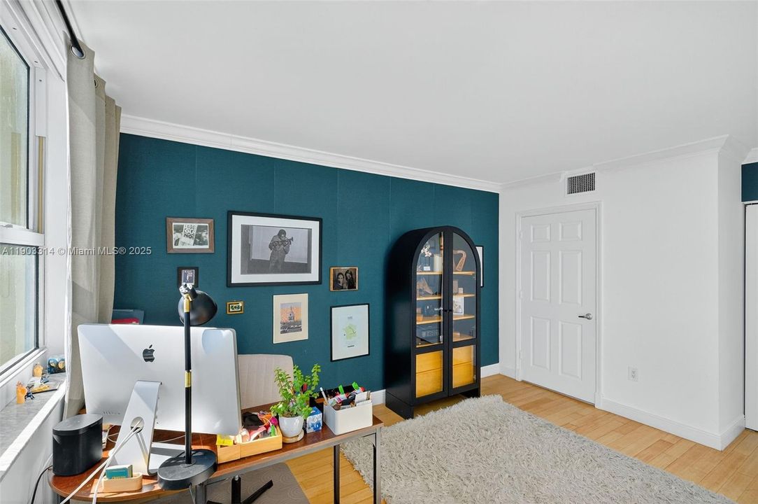 Recently Rented: $5,100 (2 beds, 2 baths, 1200 Square Feet)