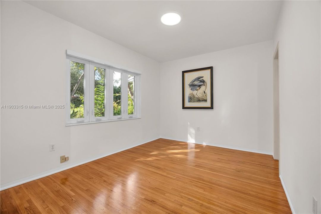 На продажу: $1,400,000 (3 спален, 2 ванн, 1724 Квадратных фут)