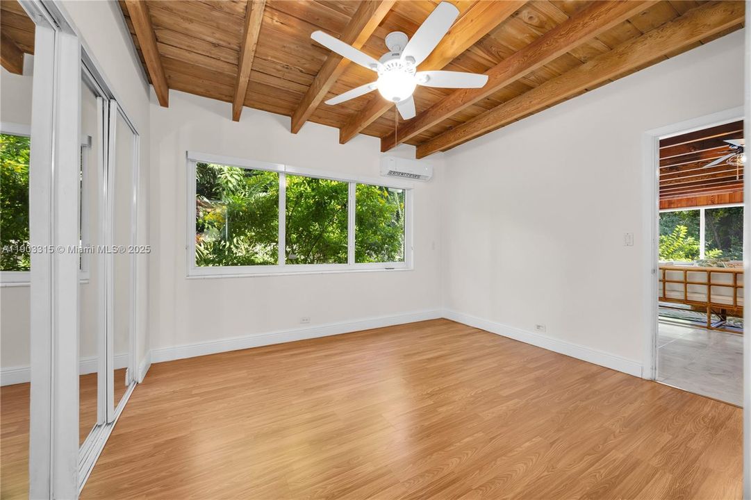 На продажу: $1,400,000 (3 спален, 2 ванн, 1724 Квадратных фут)