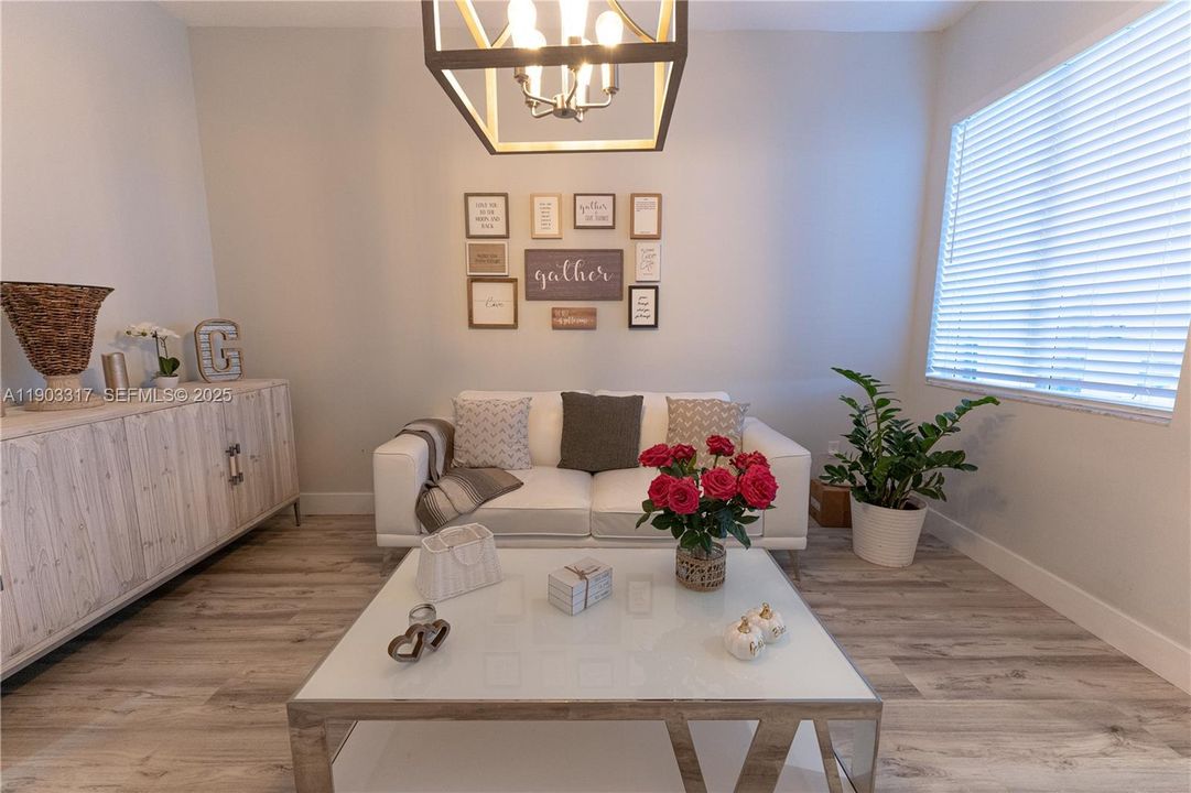 For Sale: $524,900 (3 beds, 2 baths, 1898 Square Feet)