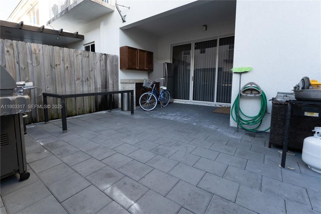 For Sale: $524,900 (3 beds, 2 baths, 1898 Square Feet)