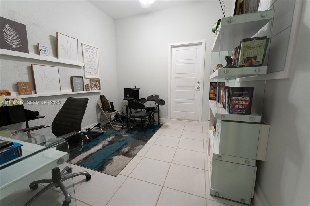 For Sale: $524,900 (3 beds, 2 baths, 1898 Square Feet)