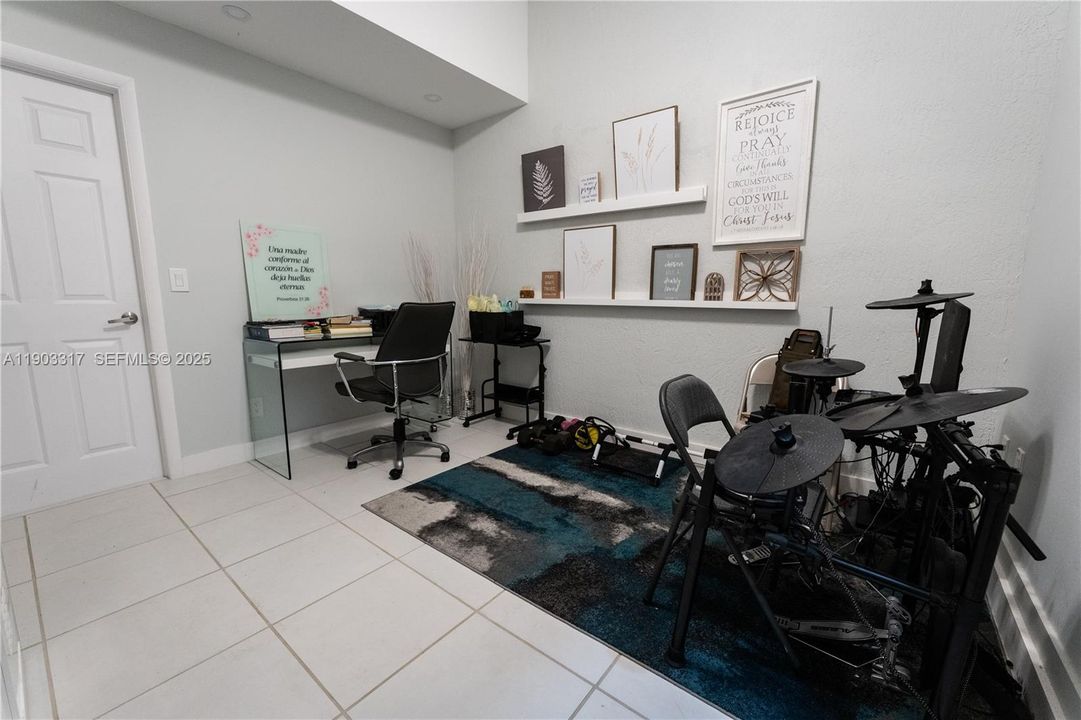 For Sale: $524,900 (3 beds, 2 baths, 1898 Square Feet)