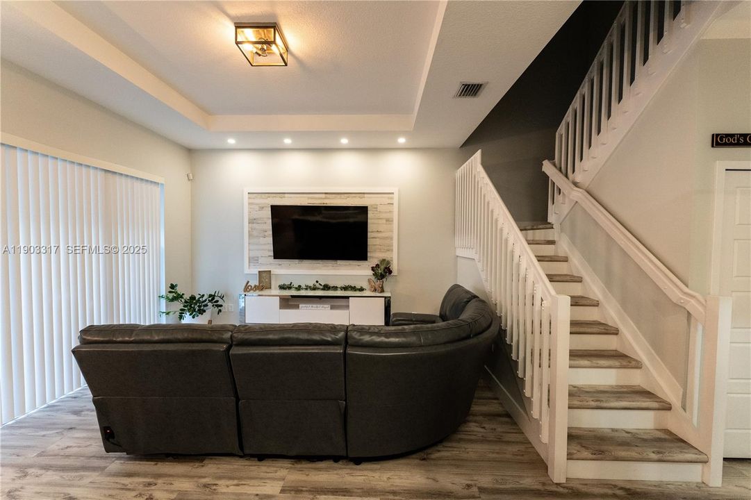 For Sale: $524,900 (3 beds, 2 baths, 1898 Square Feet)