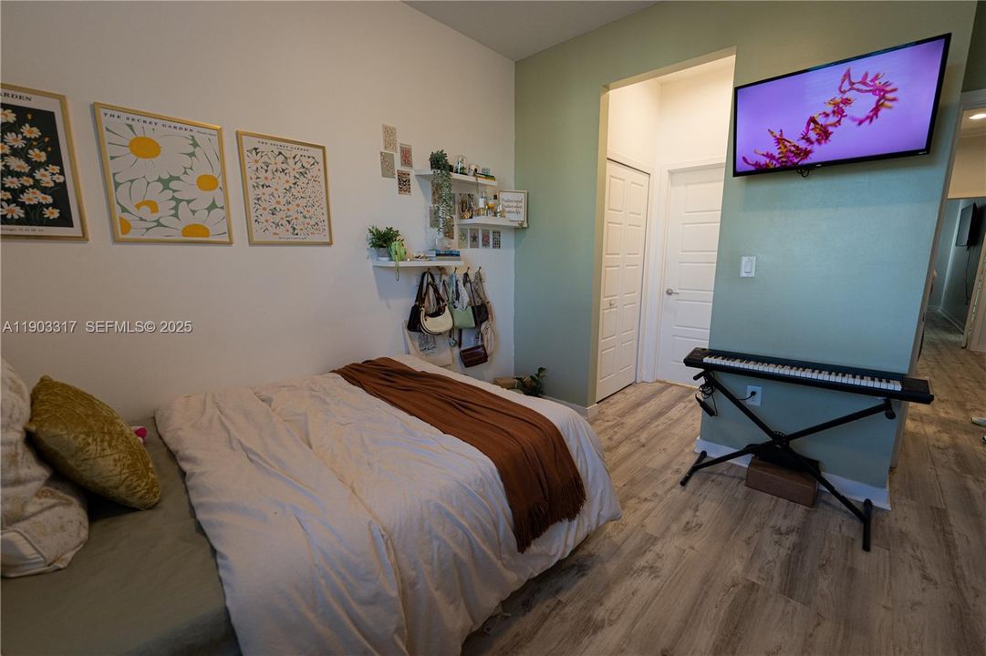 For Sale: $524,900 (3 beds, 2 baths, 1898 Square Feet)