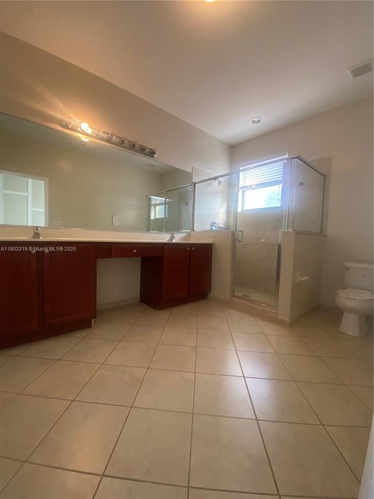 Recently Rented: $2,900 (3 beds, 2 baths, 1661 Square Feet)