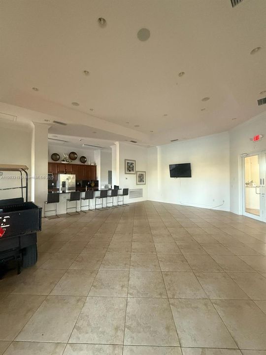 Recently Rented: $2,900 (3 beds, 2 baths, 1661 Square Feet)