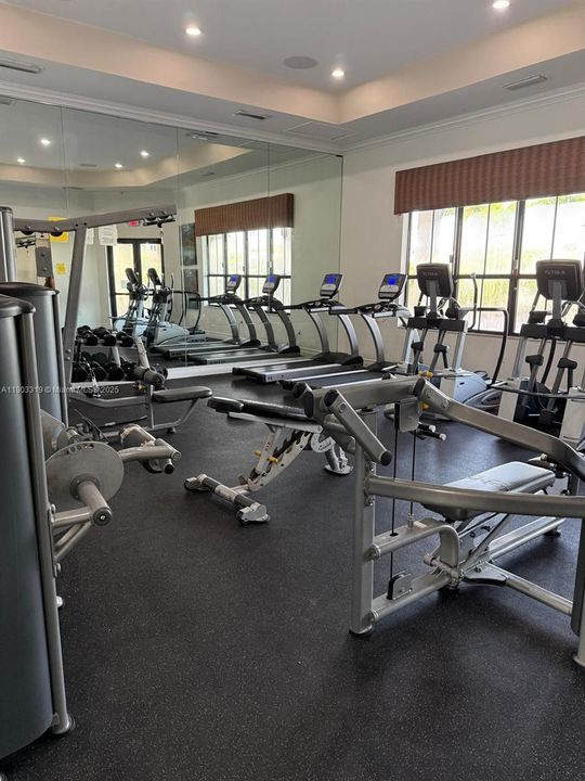 Recently Rented: $2,900 (3 beds, 2 baths, 1661 Square Feet)