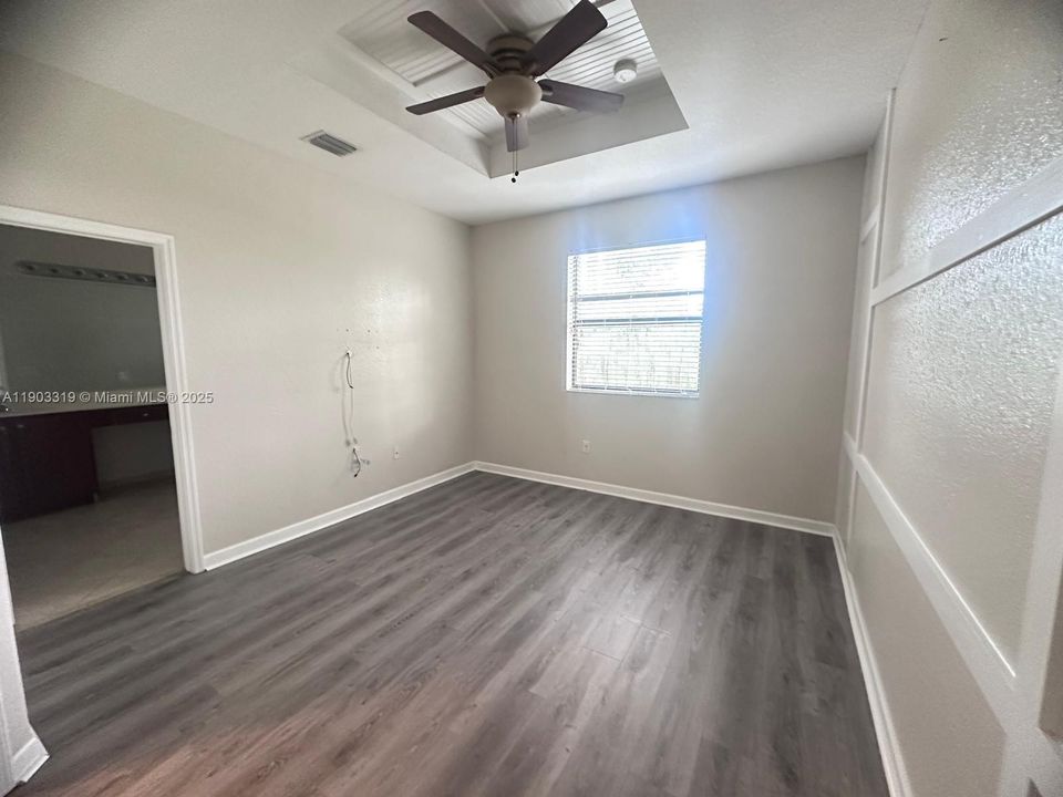 Recently Rented: $2,900 (3 beds, 2 baths, 1661 Square Feet)