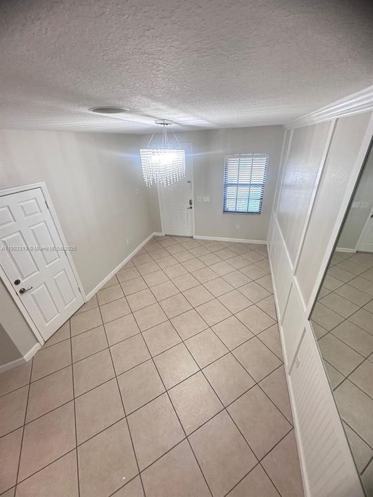 Recently Rented: $2,900 (3 beds, 2 baths, 1661 Square Feet)