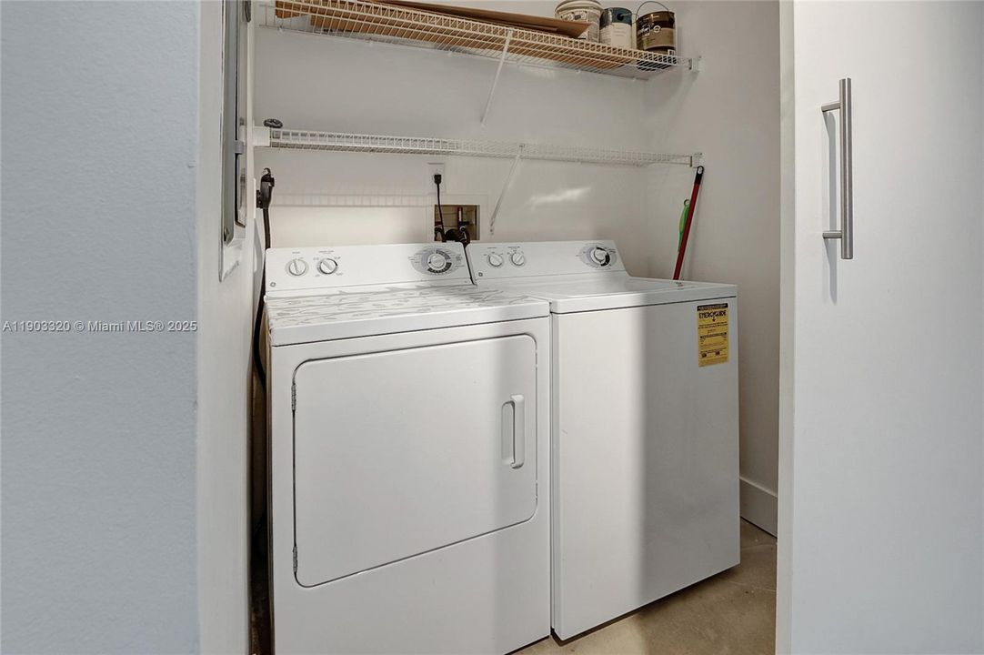 Recently Rented: $3,250 (2 beds, 2 baths, 1090 Square Feet)