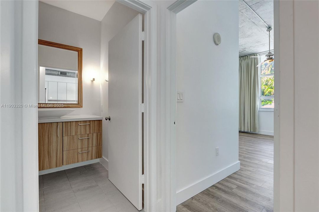 Recently Rented: $3,250 (2 beds, 2 baths, 1090 Square Feet)