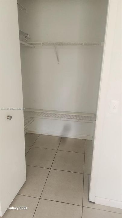 For Rent: $1,900 (1 beds, 1 baths, 558 Square Feet)