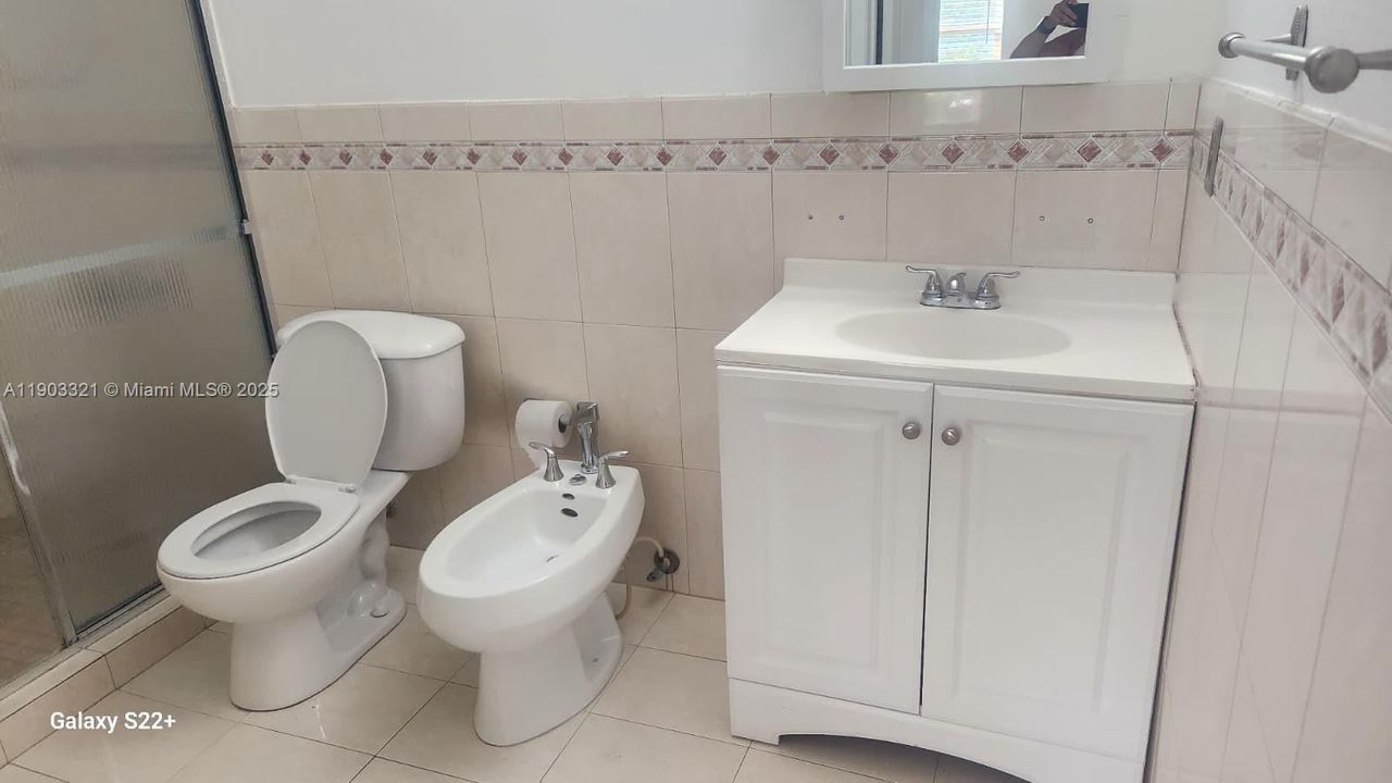 For Rent: $1,900 (1 beds, 1 baths, 558 Square Feet)