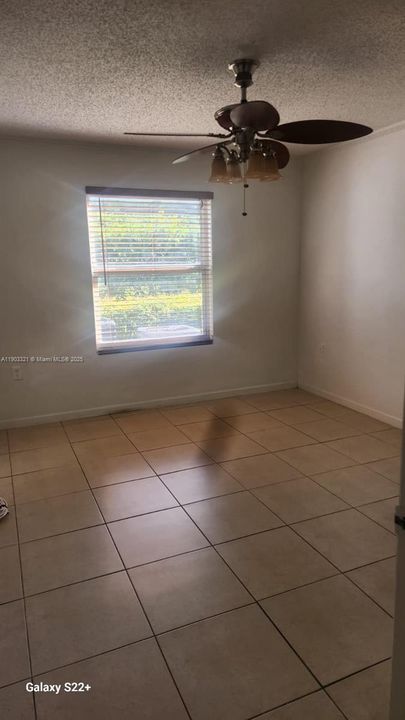 For Rent: $1,900 (1 beds, 1 baths, 558 Square Feet)