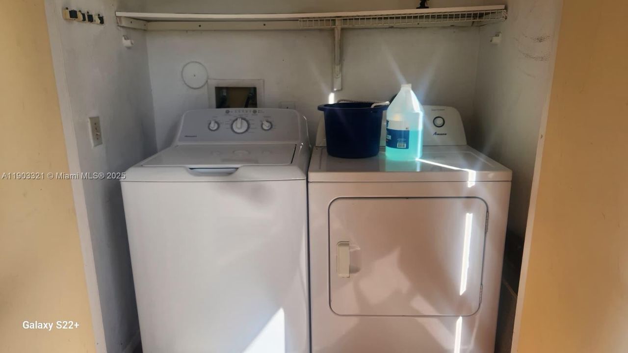 For Rent: $1,900 (1 beds, 1 baths, 558 Square Feet)