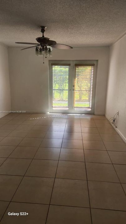 For Rent: $1,900 (1 beds, 1 baths, 558 Square Feet)