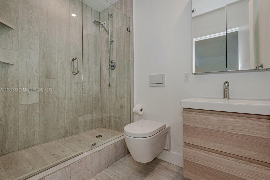 For Rent: $23,500 (2 beds, 2 baths, 1180 Square Feet)