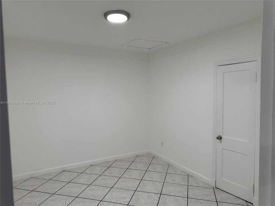 For Rent: $3,100 (3 beds, 2 baths, 2220 Square Feet)