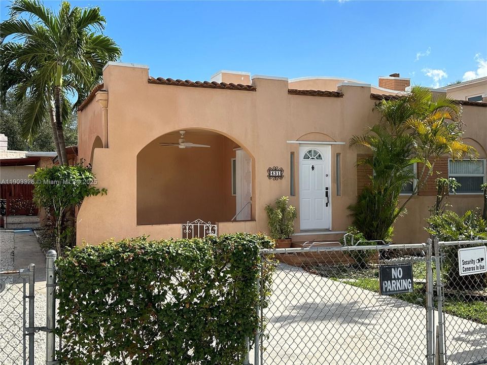 For Rent: $3,100 (3 beds, 2 baths, 2220 Square Feet)