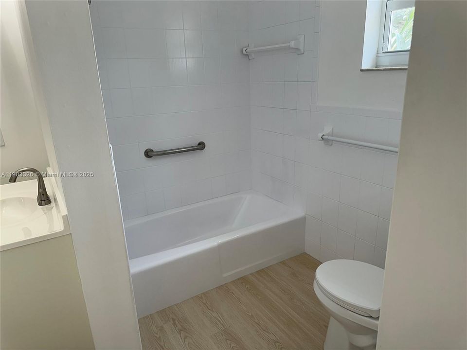 For Rent: $3,100 (3 beds, 2 baths, 2220 Square Feet)