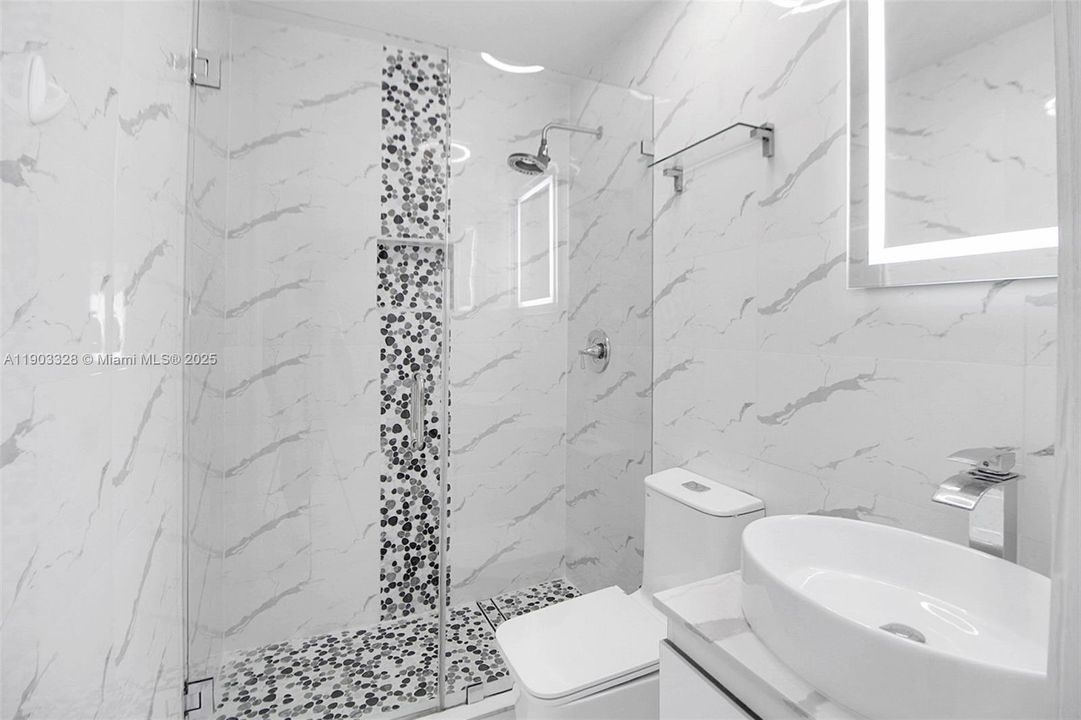 Active With Contract: $469,000 (3 beds, 2 baths, 1232 Square Feet)