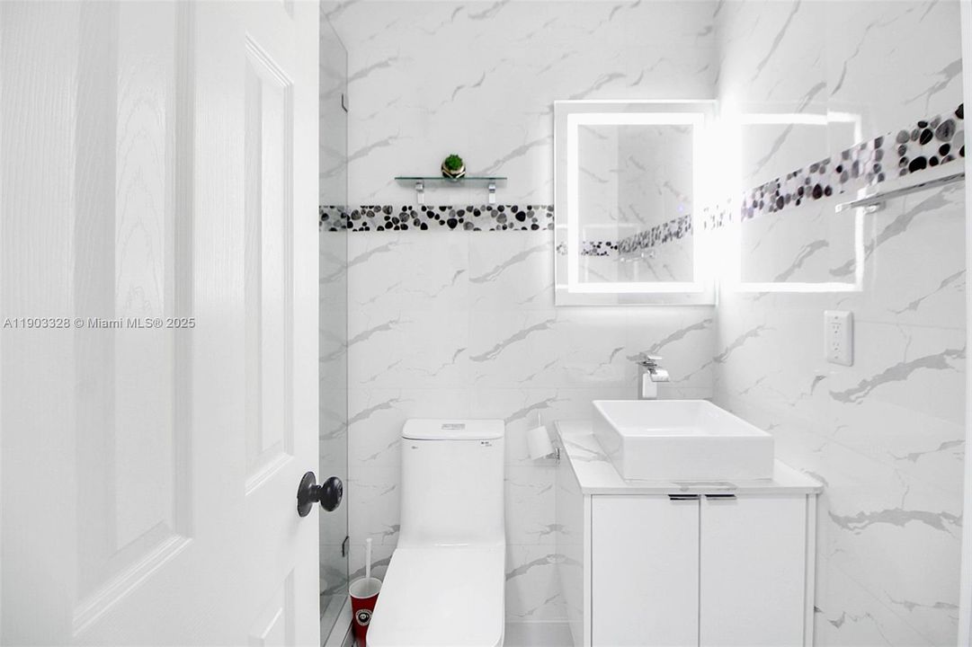 Active With Contract: $469,000 (3 beds, 2 baths, 1232 Square Feet)