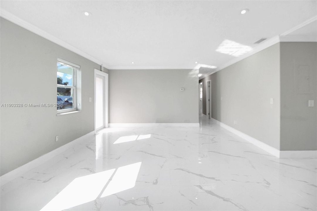 Active With Contract: $469,000 (3 beds, 2 baths, 1232 Square Feet)