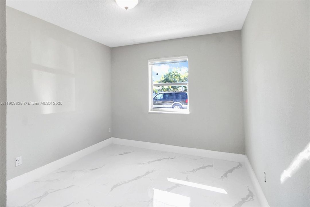 Active With Contract: $469,000 (3 beds, 2 baths, 1232 Square Feet)