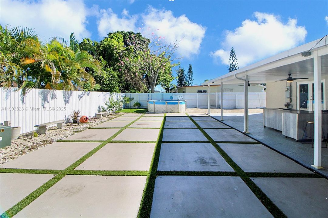 Active With Contract: $469,000 (3 beds, 2 baths, 1232 Square Feet)