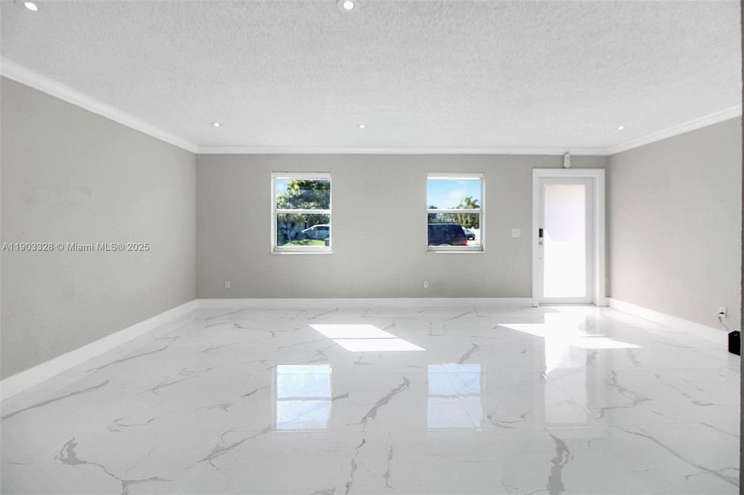 Active With Contract: $469,000 (3 beds, 2 baths, 1232 Square Feet)