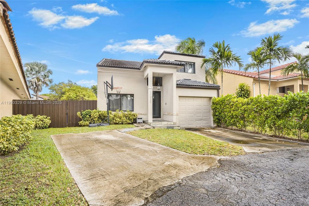 Recently Rented: $3,600 (4 beds, 3 baths, 1413 Square Feet)