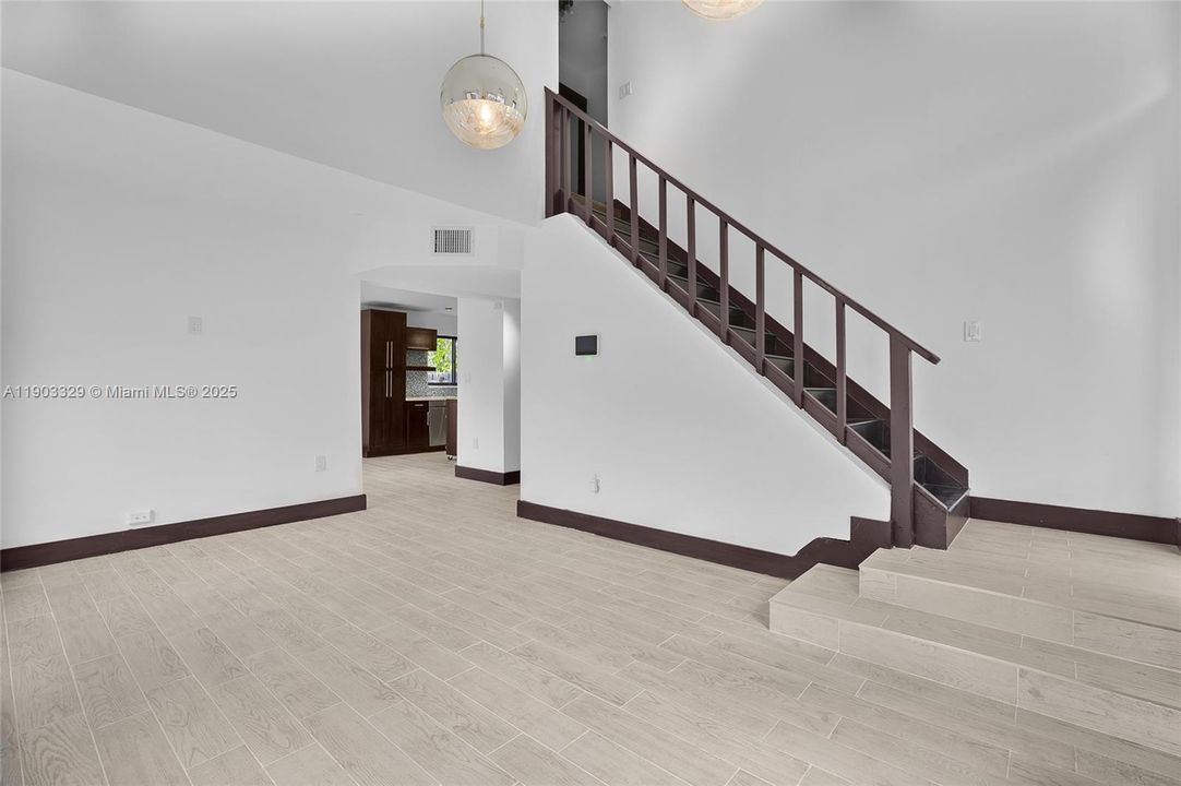 Recently Rented: $3,600 (4 beds, 3 baths, 1413 Square Feet)