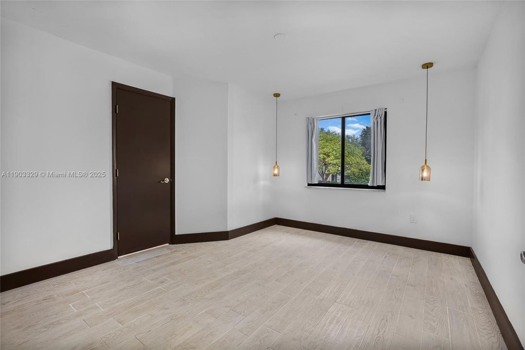 Recently Rented: $3,600 (4 beds, 3 baths, 1413 Square Feet)